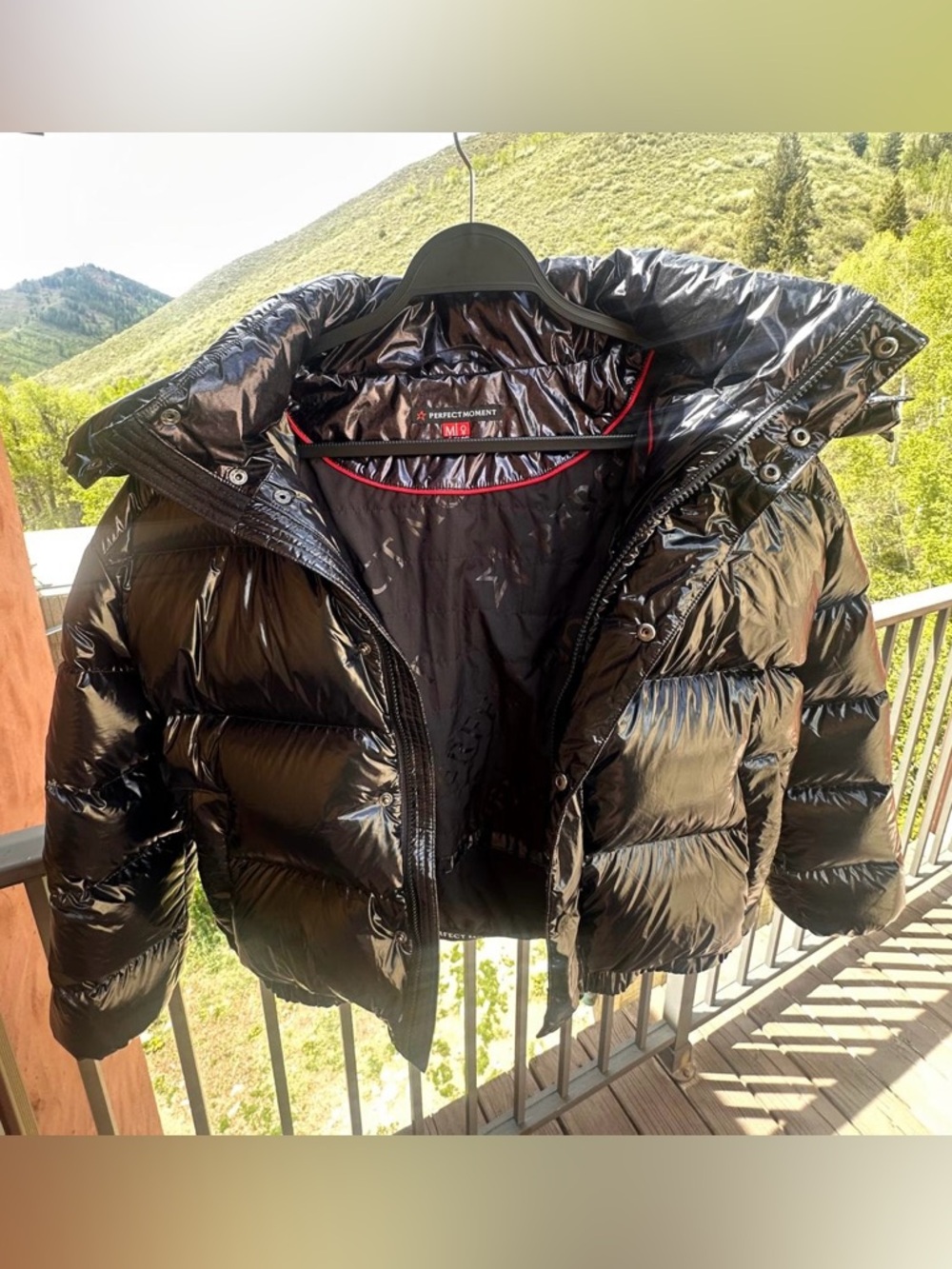 Perfect Moment Black Glossy Puffer Jacket Women’s High Shine Red Trim Ski Luxury
